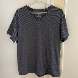 Goodfellow & Co. v-neck t-shirt